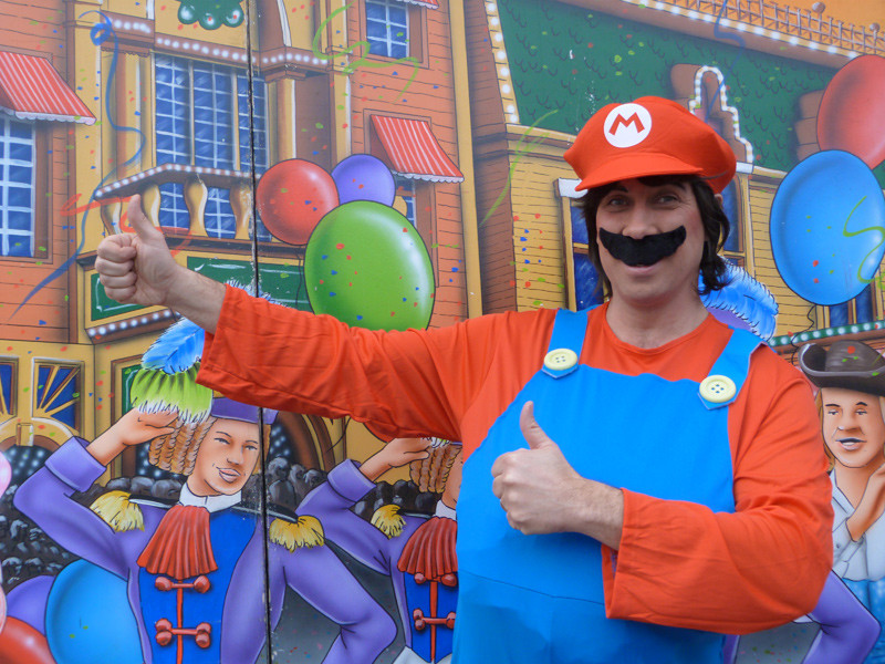 Super Held Mario